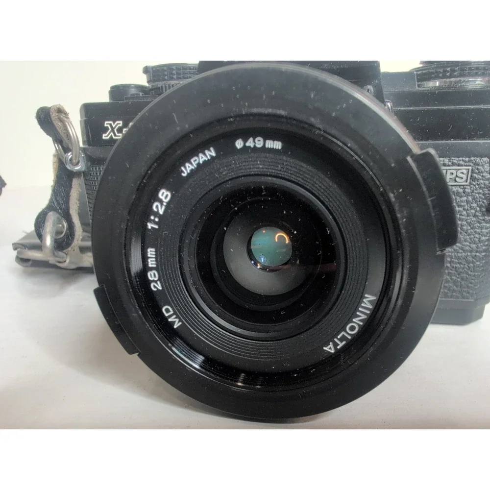 Minolta X-700 35mm Film SLR Camera Kit with 28mm Lens